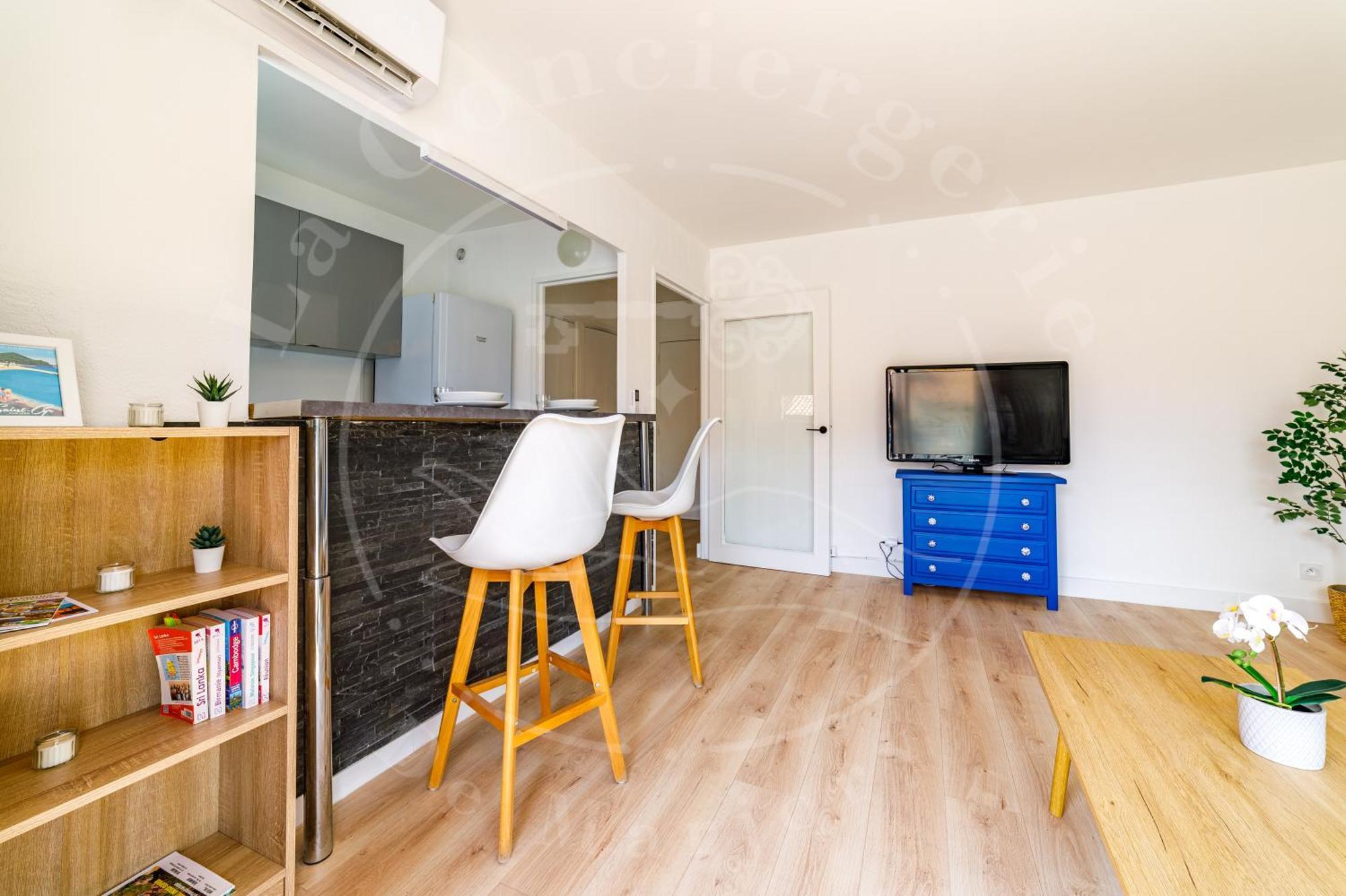 Haute - T2 Cosy Avec Clim & Balcon * Toulon